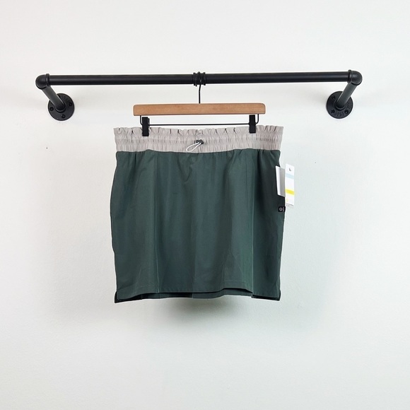 NWT Zella Excursion Active Mini Skirt Grey/Green - Picture 2 of 5